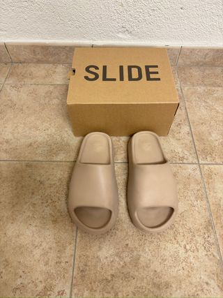 Chanclas Yeezy Slide Beige