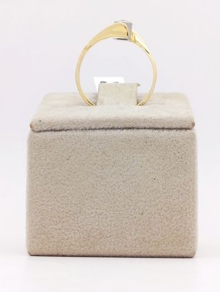 Anillo solitario en Oro  18k con brillante.