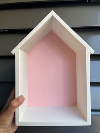 Casita expositora blanca