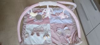 Alfombra actividades bebé rosa