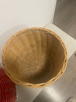 Cesta mimbre seta roja - Decoración infantil