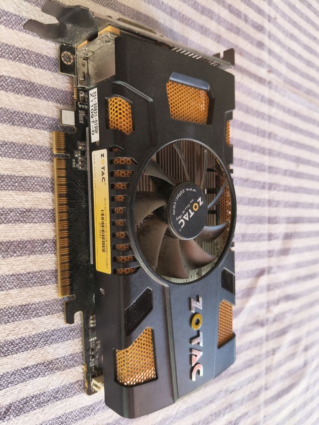 Tarjeta gráfica ZOTAC GTX 550 1GB GDDR5