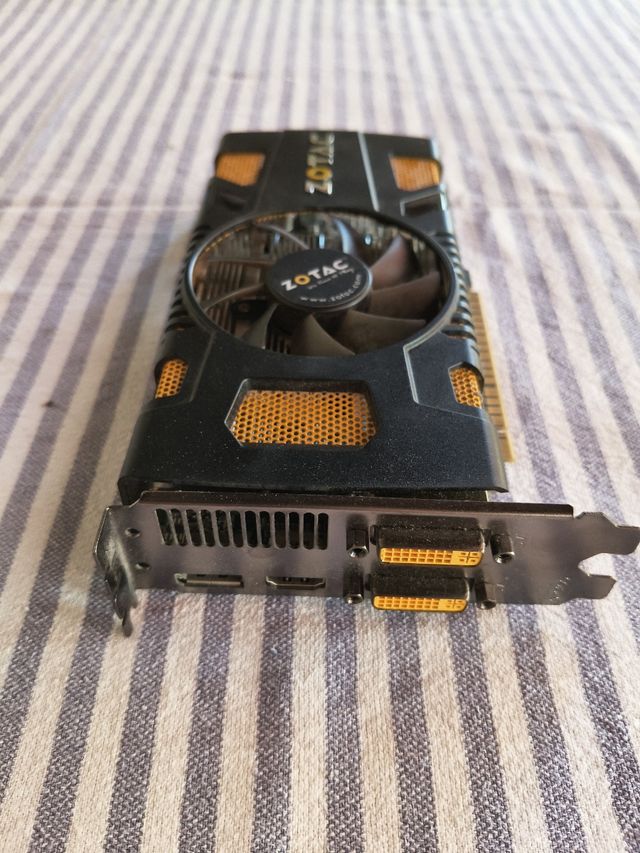 Tarjeta gráfica ZOTAC GTX 550 1GB GDDR5