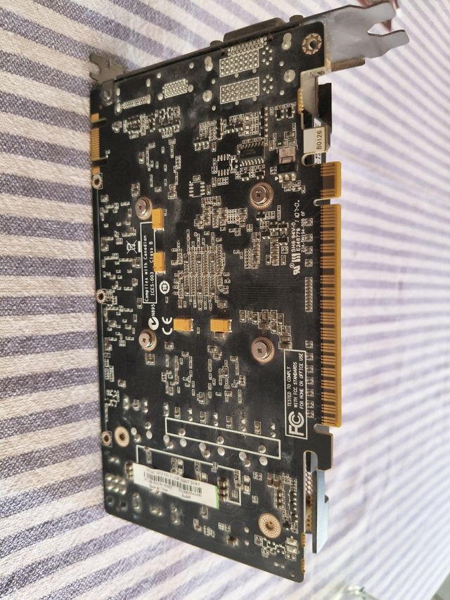 Tarjeta gráfica ZOTAC GTX 550 1GB GDDR5