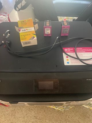 Impresora HP Envy 5010 + cartuchos
