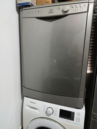 Lavadora Samsung 8kg + Lavavajillas Indesit