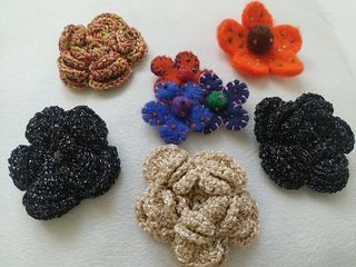 Broches Flores Crochet & Fieltro