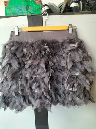 Falda plumas gris Stradivarius M