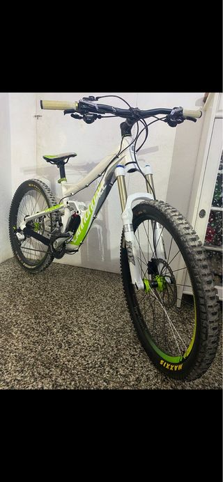 CANNONDALE CLAYMORE: Bicicleta MTB. 