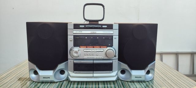 Minicadena Philips Vintage | 3CD | Radio | Aux |