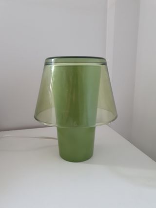 Lampara verde ikea para mesita de noche