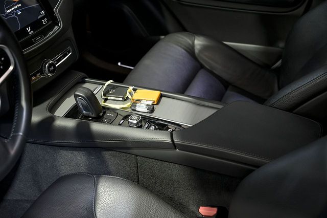 Volvo XC90   2.0 B5 D AWD Momentum Pro Auto 