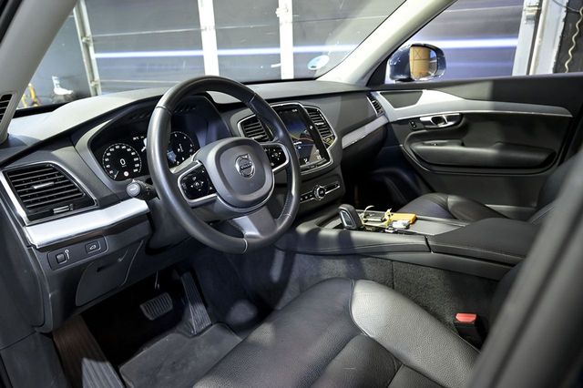 Volvo XC90   2.0 B5 D AWD Momentum Pro Auto 
