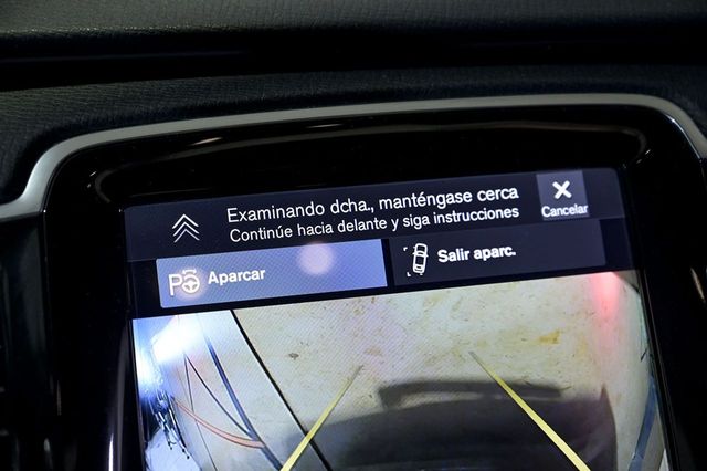 Volvo XC90   2.0 D5 AWD RDesign Auto 