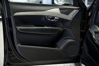 Volvo XC90   2.0 D5 AWD RDesign Auto