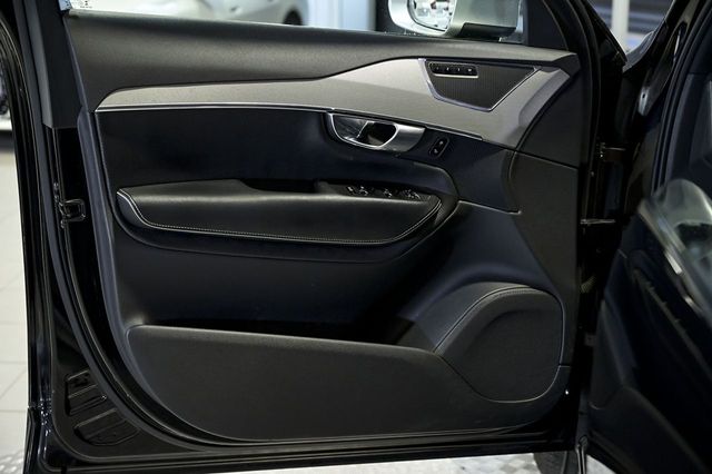 Volvo XC90   2.0 D5 AWD RDesign Auto 