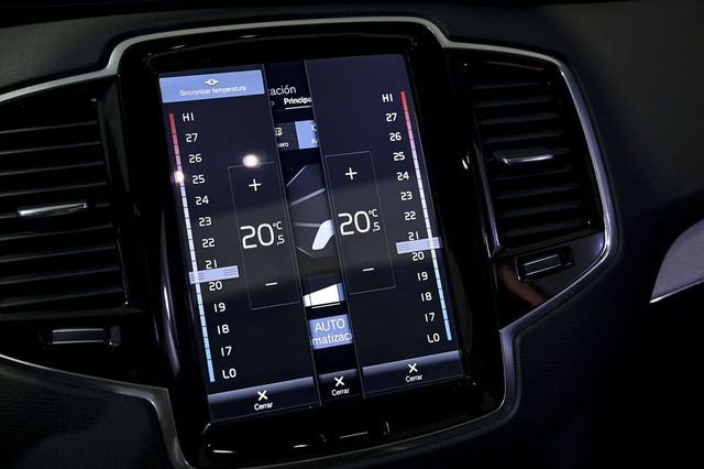 Volvo XC90   2.0 D5 AWD RDesign Auto 