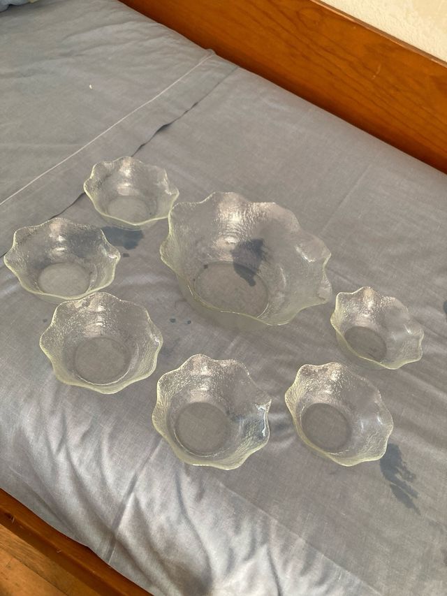 Set di 6 ciotole in vetro e insalatiera