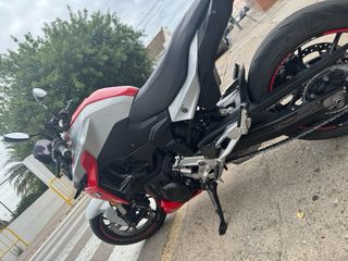 BMW F 900 R - Moto Impecable