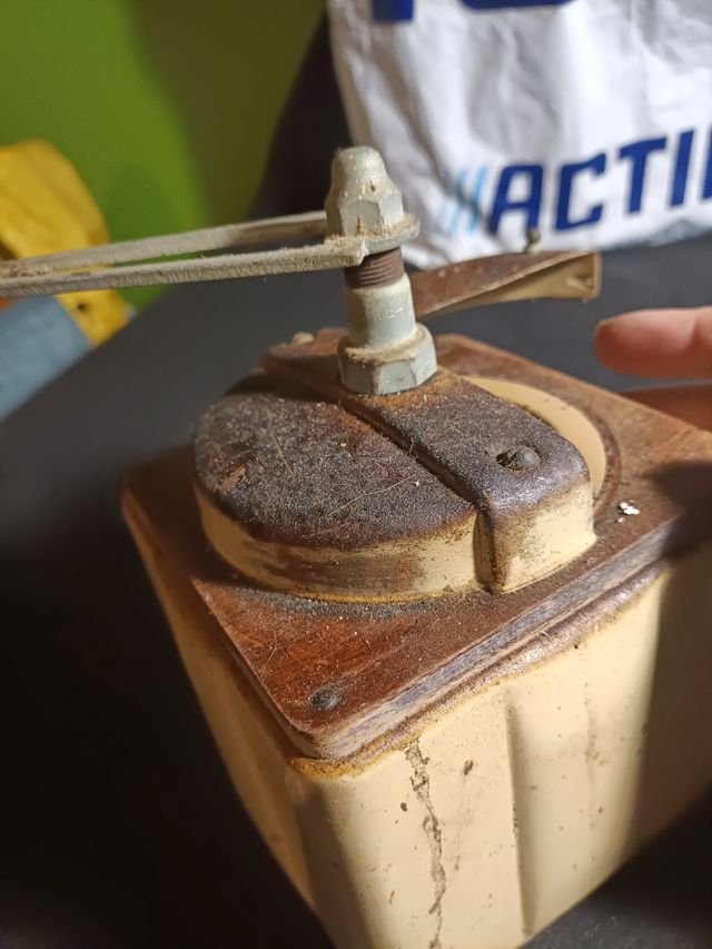 Molinillo café JAPY antiguo