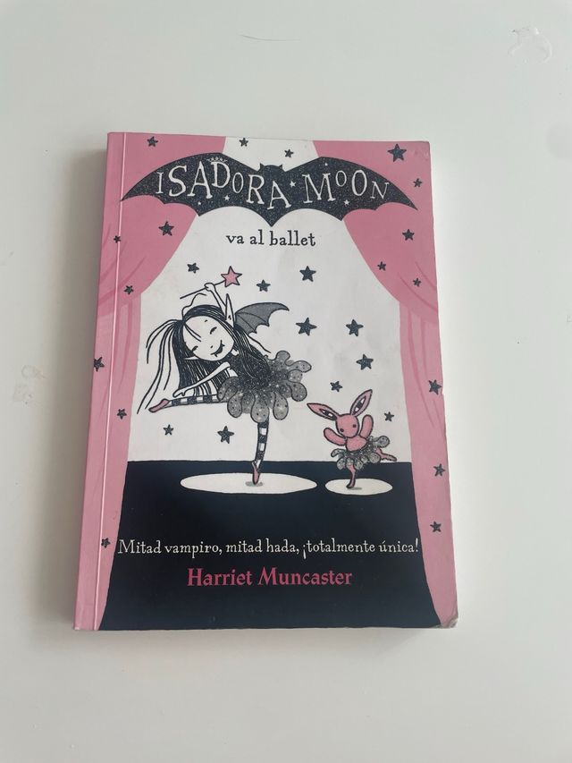 Isadora Moon va al ballet / Isadora Moon Goes t...