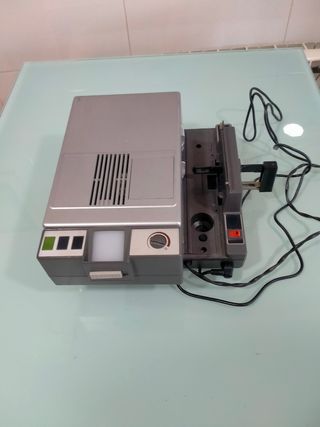 Proyector diapositivas antiguo