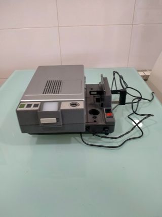 Proyector diapositivas antiguo