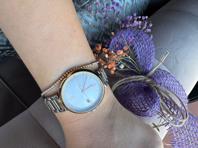 Reloj Tommy Hilfiger plateado y oro rosado