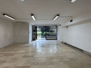 Local comercial en venta en La Plana en Esplugues de Llobregat