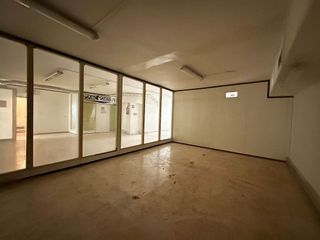 Local comercial en venta en La Plana en Esplugues de Llobregat