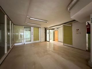 Local comercial en venta en La Plana en Esplugues de Llobregat