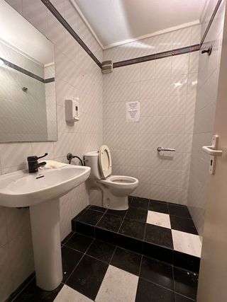 Local comercial en venta en La Plana en Esplugues de Llobregat