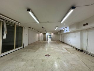 Local comercial en venta en La Plana en Esplugues de Llobregat