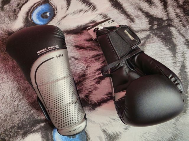 Guantes negros de boxeo kick boxing nuevos
