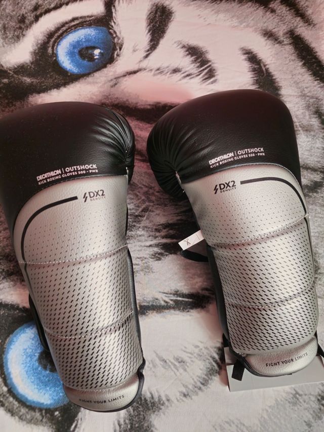 Guantes negros de boxeo kick boxing nuevos