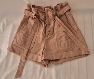Shorts beige -talla 36 Zara