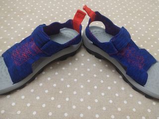 Sandalias niño azul-rojo