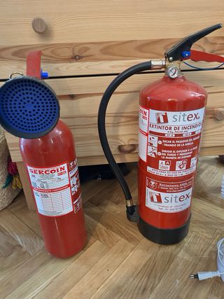 Extintores incendios: 2 unidades