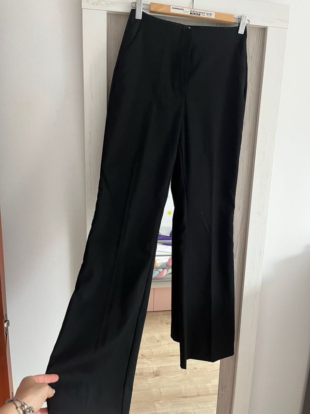 Pantalón pinza negro flare