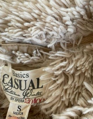 Chaquetón beige con cuello de borreguillo