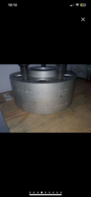 Separadores de rueda 3cm
 - 5 Tornillos