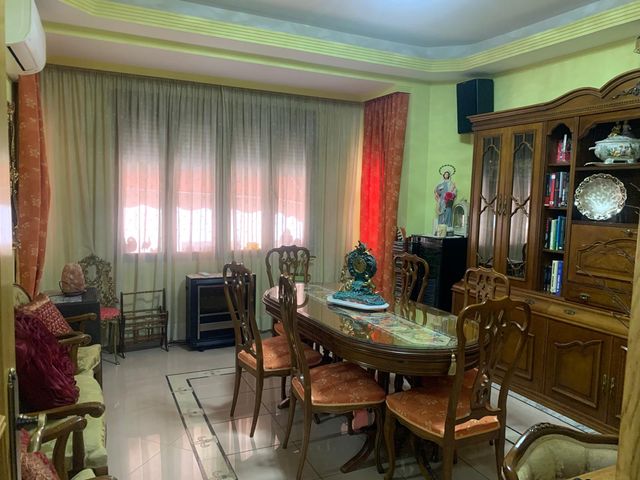 REF 25059-VIVIENDA CENTRICA DE TRES PLANTAS