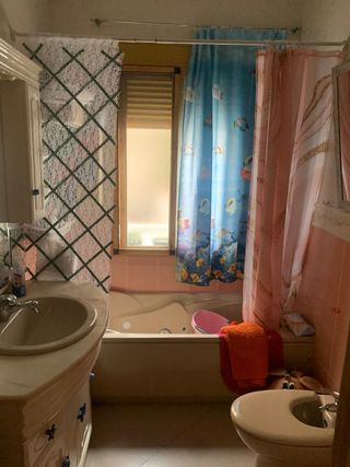 REF 25059-VIVIENDA CENTRICA DE TRES PLANTAS