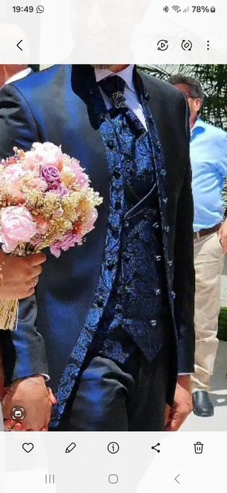 Traje azul marino boda