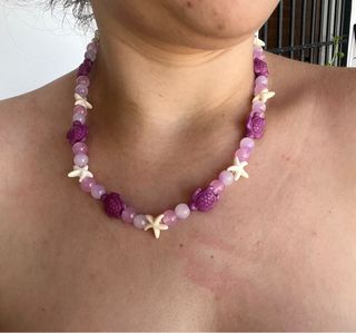 Collar hecho a mano morado-blanco