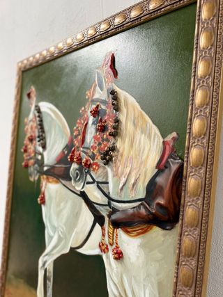 Figura 2 cavalli bianchi attaccati