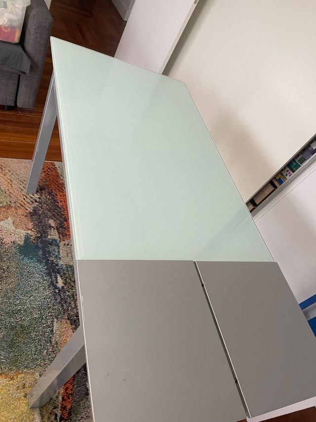 Mesa cristal extensible, patas metálicas