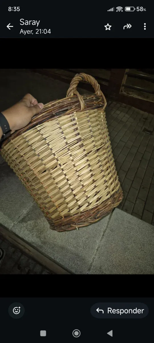 Cestas de mimbre para fruta