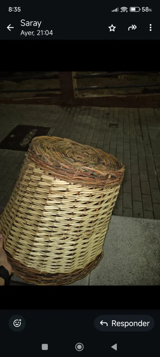 Cestas de mimbre para fruta