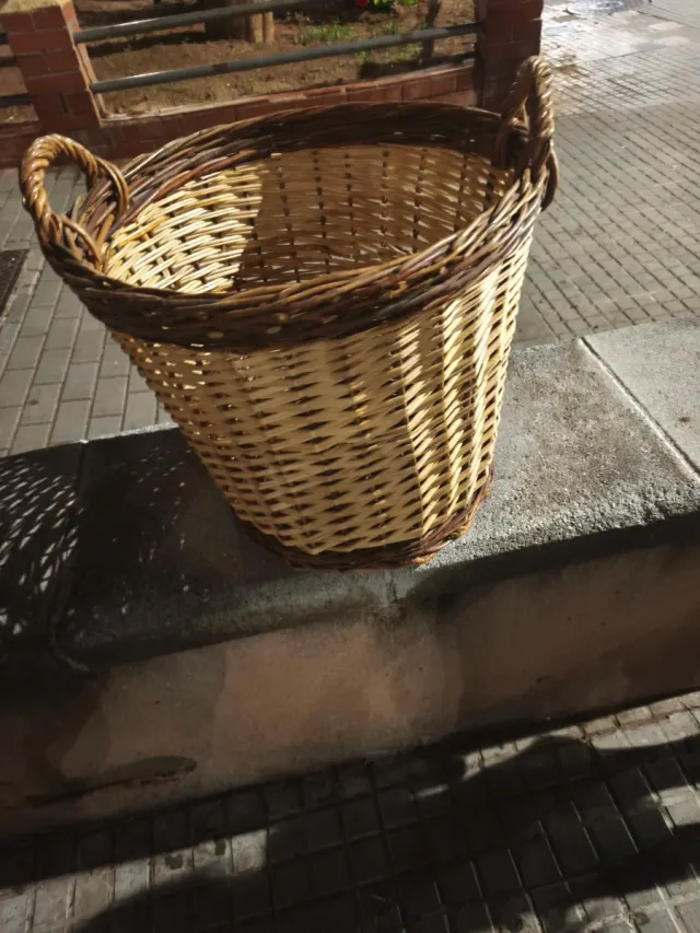 Cestas de mimbre para fruta